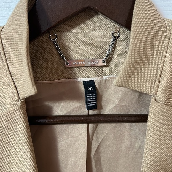 WHBM camel structured blazer - size 00 - Picture 3 of 4